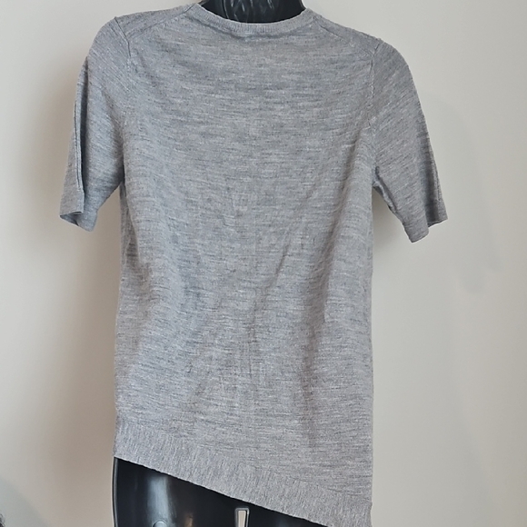 Banana Republic Heather Gray Short Sleeve Top - Picture 3 of 4